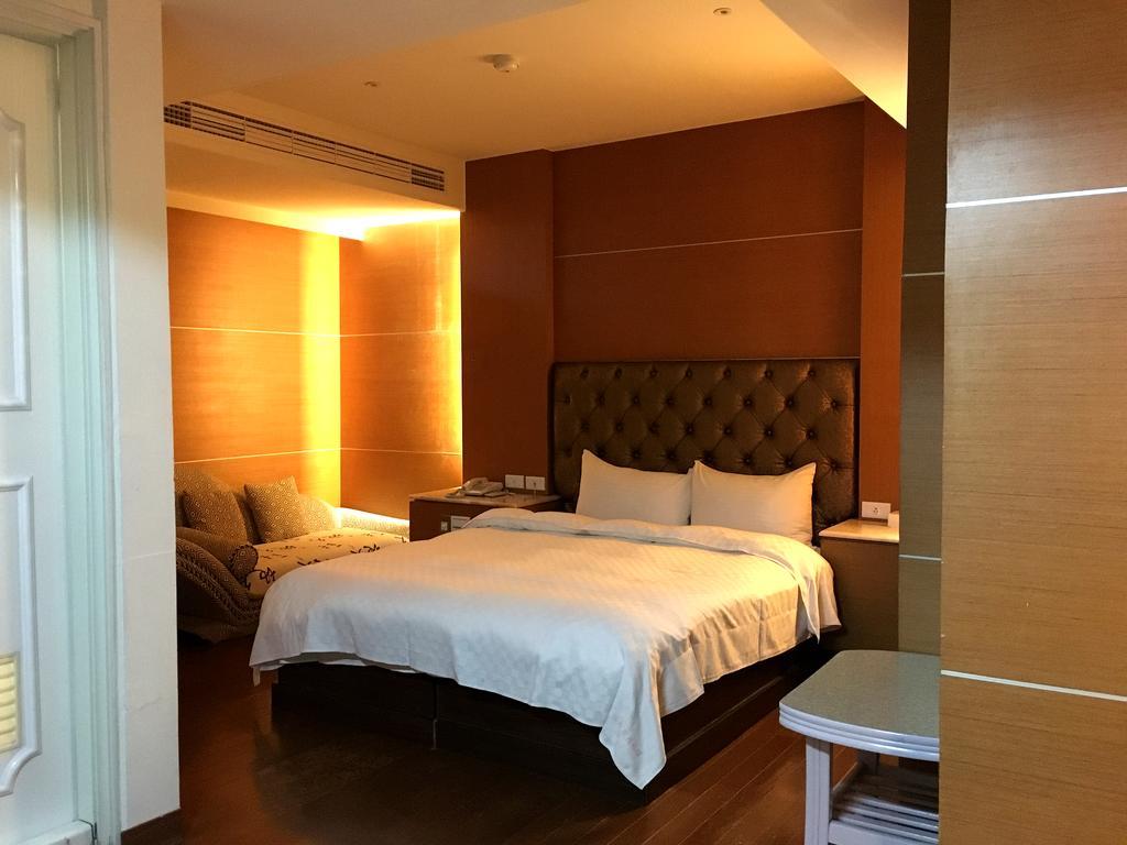 Zaw Jung Business Hotel Tajcshung Kültér fotó