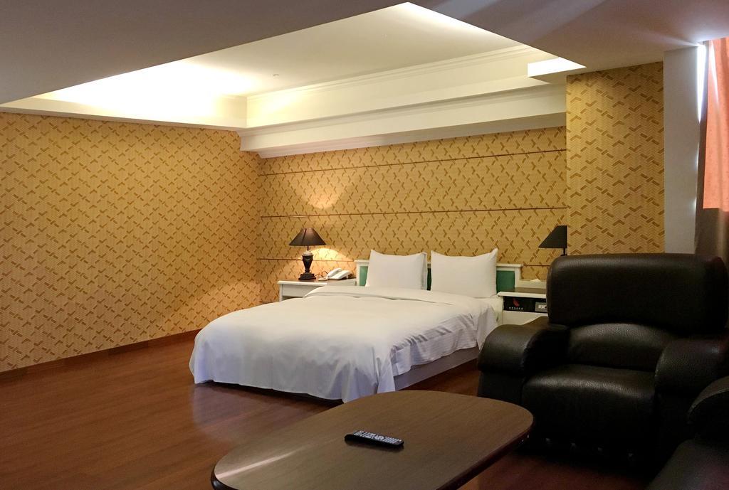 Zaw Jung Business Hotel Tajcshung Kültér fotó