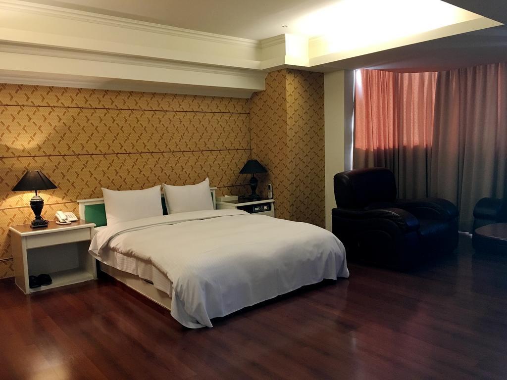 Zaw Jung Business Hotel Tajcshung Kültér fotó