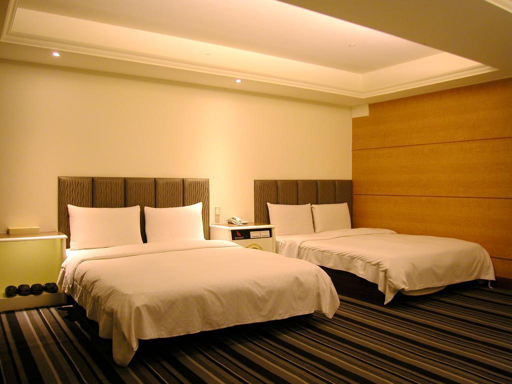 Zaw Jung Business Hotel Tajcshung Kültér fotó
