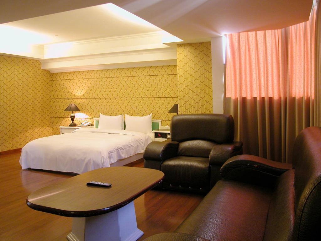 Zaw Jung Business Hotel Tajcshung Kültér fotó