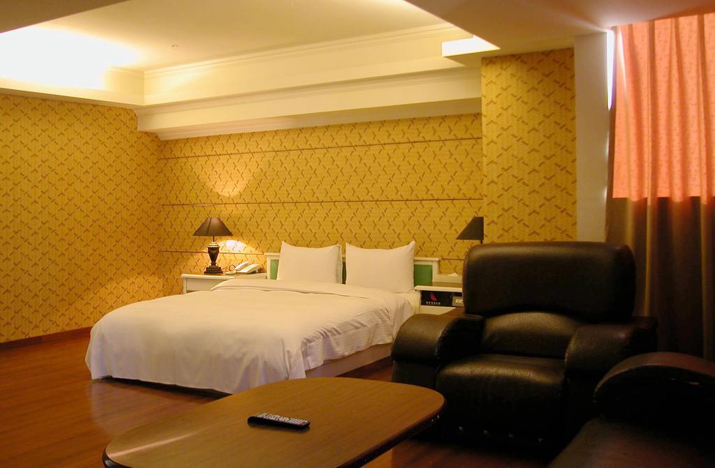 Zaw Jung Business Hotel Tajcshung Kültér fotó
