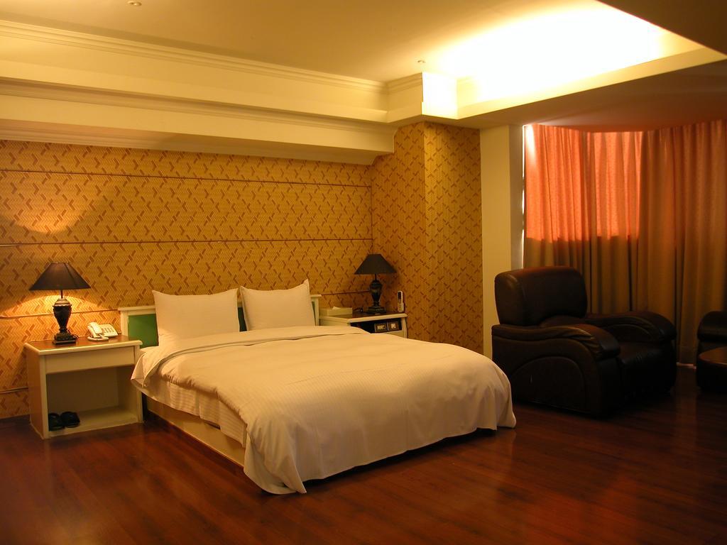 Zaw Jung Business Hotel Tajcshung Kültér fotó
