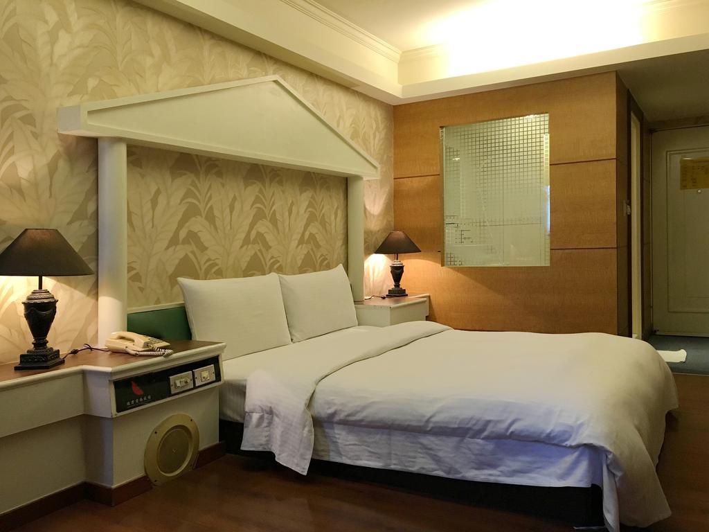 Zaw Jung Business Hotel Tajcshung Kültér fotó